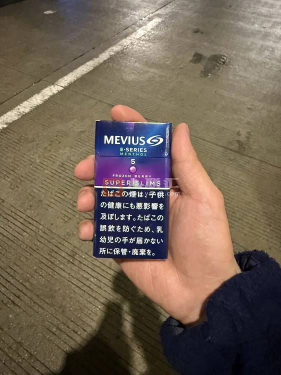 梅比乌斯(E-SERIES 5mg 蓝莓爆珠超细长杆日版)相册